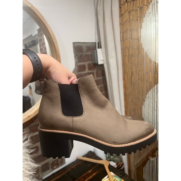 Womens Caslon Joshua Chelsea Leather Boots ,Water Resistant 7.5 Tan Gray - Picture 6 of 7